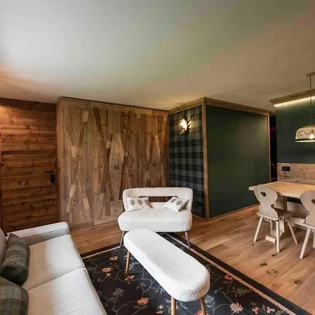 Cortina Center House *