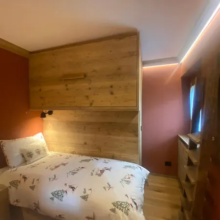 Cortina Center House *