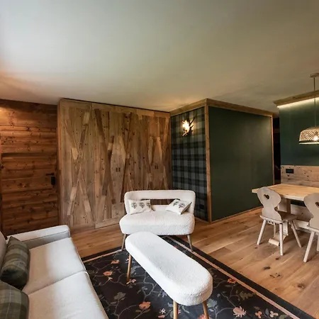Cortina Center House *